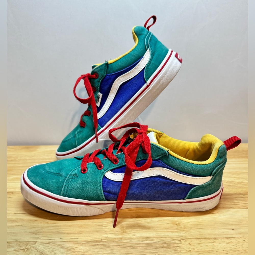 Colorblock Low-Top Sneakers in Teal, Blue & Red